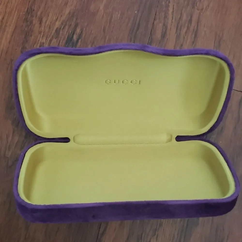 Gucci elegant purple
